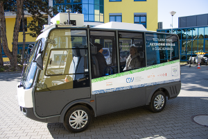 Autonomní minibus přivítá na palubě první cestující na brněnském veletrhu URBIS SMART CITY FAIR