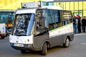 Autonomní minibus přivítá na palubě první cestující na brněnském veletrhu URBIS SMART CITY FAIR2