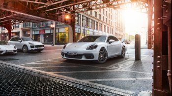 Na českých silnicích přibylo letos již 700 elektromobilů a plug-in hybridů 04