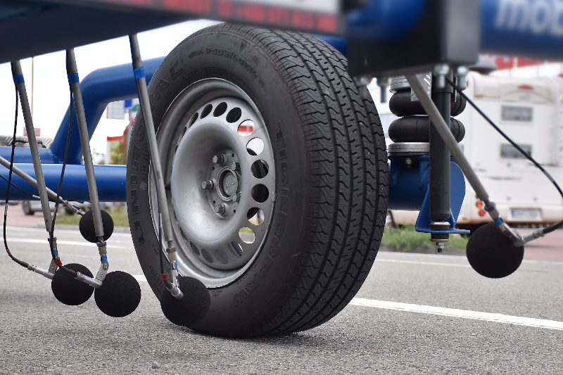 Measurement equipment in detail (microphones position)