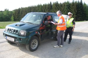 Dotazování řidičů na přejezdu Waldhausen